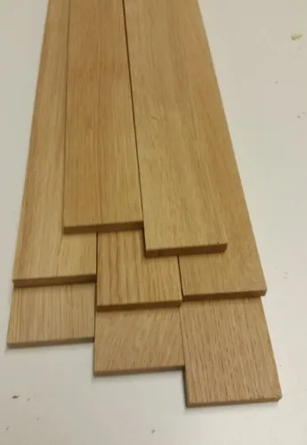 Eicheleisten 1000x44x8mm - 10 Stück - Hochwertige Eicheleisten in der Größe 1000x44x8mm, ideal für kreative DIY-Projekte und Innenausbau.