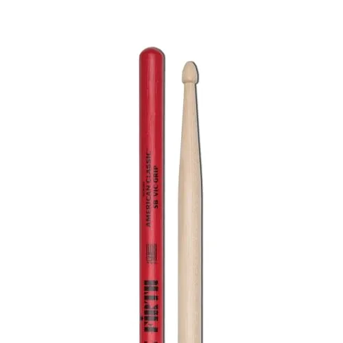 Vic Firth American Classic 5B Vic Grip Holz-Drumsticks - Sticks für Bassdrum, Snaredrum und Tom, mit rutschfester Grip-Oberfläche für optimalen Halt und Kontrolle beim Spielen.