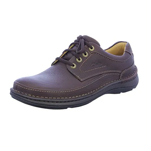 Clarks Nature Three Herren Derby Schnürhalbschuhe, Braun (Mahogany Leather) - Komfort und Stil vereint - Herren-Schnürhalbschuhe aus hochwertigem Glattleder, komfortabel und nachhaltig, ideal für den Alltag.