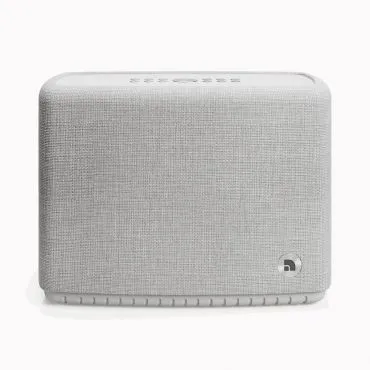 Audio Pro A15 W (WiiM Edition) Wireless-Multiroom-Lautsprecher in Hellgrau - Erleben Sie kabellosen Sound mit dem Audio Pro A15 W (WiiM Edition). Vielseitig einsetzbar und ideal für mehrere Räume, bietet dieser Lautsprecher ein elegantes Design und hochwertigen Klang.