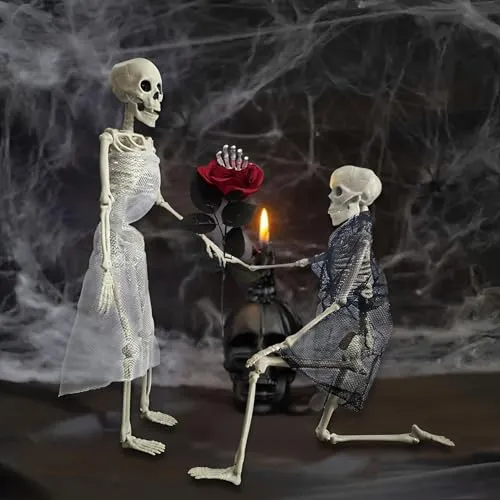Halloween Deko Skelett mit Ganzkörper Bewegliche,Skelette Bräutigam Braut 40,5cm mit Geisterhandrose,Skeleton Hängende Geister für Halloween Tischdeko Spukhaus Friedhofs Horro Party Dekoration