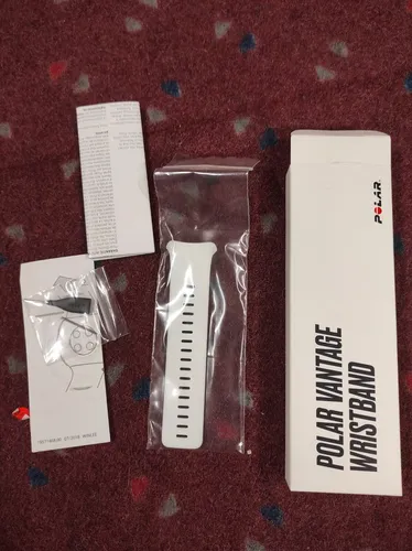 Polar Wristband Single für Vantage M - Stilvolles Armband für Sportler - Wanderschuhe: Hochwertiges Silikonarmband in Weiß, ideal für Laufen & Joggen, kombiniert Komfort und Stil für aktive Unisex-Erwachsene.