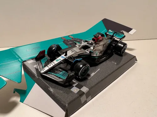 Mercedes AMG F1-W13 E Performance  #63 G. Russell 2022, Formel 1 Bburago 1:43