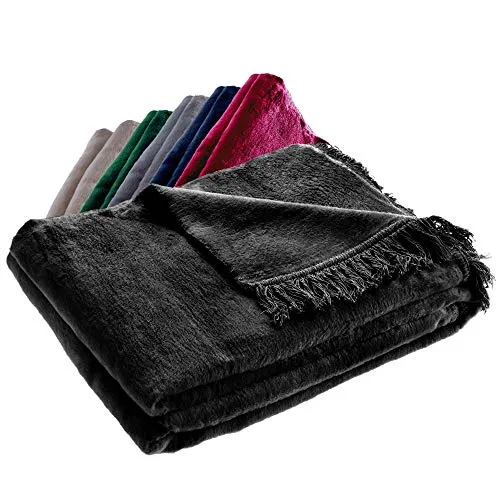 KADAX Kuscheldecke, weiche Wohndecke mit Fransen, 150 cm x 200 cm, Sofa-Decke, Couchdecke, warme Decke für Couch, Bett, Tagesdecke aus Baumwolle, Acryl, pflegeleicht (schwarz)