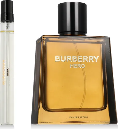Burberry Hero Set 100 ml + 10 ml - Herrendüfte mit einem holzigen, würzigen Duft, der Mut und Selbstvertrauen ausstrahlt. Ideal für Männer, die Eleganz und Stärke verkörpern.