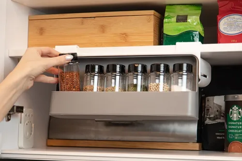Gewürzregal mit 6 Gewürzgläser als Küchen Organizer Selbstklebend Aufbewahrung