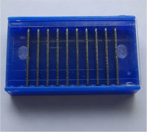 M + R Ersatzklingen für Spitzer - Silber - Ersatzklingen für Spitzer, aus hochwertigem Metall für langlebige Schärfe und perfekte Spitzen. Ideal für Bleistifte und Farbstifte, 10 Klingen pro Packung.