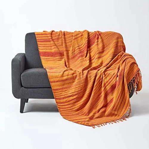 Homescapes Chenille-Tagesdecke, orange, Wohndecke 150 x 200 cm, Sofaüberwurf/Plaid aus 100% Baumwolle mit Fransen, orange gestreift