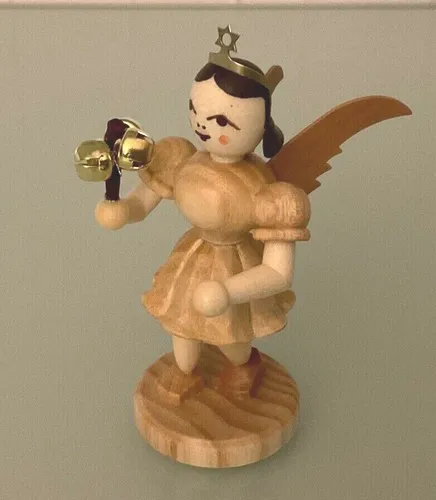Blank Kunstgewerbe Dekofigur Kurzrockengel mit Schellenstab - Sonstige Tischdekoration, handgefertigt und ideal für eine charmante Festtagsatmosphäre.