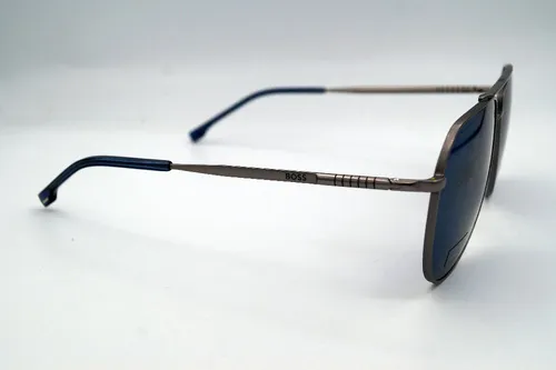 BOSS HUGO BLACK Sonnenbrille 1447 R81 A9 - Sportbrille mit blauen Gläsern und silbernem Rahmen, ideal für sportliche Aktivitäten und stilvolle Auftritte.