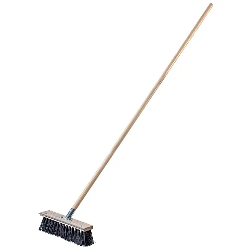 KADAX Straßenbesen mit Kratzkante, 2 in 1 Besen zum Fegen von Straßen, Industriebesen mit langem Stiel aus Holz, Saalbesen aus Kunststoff (30 cm)