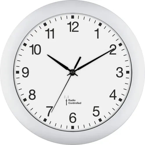 Eurotime Funkwanduhr, 30 cm, Kunststoffgehäuse, gewölbtes Echtglas, automatische Zeitein- und Zeitumstellung von Sommer- und Winterzeit, Wanduhr für Küche und Wohnbereich, weiß, 56780-00