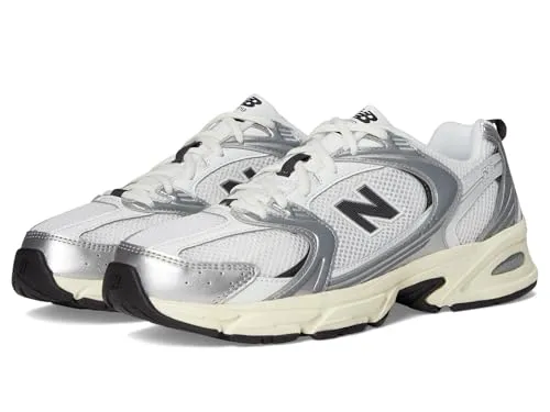 New Balance U530V1 Damen Sneaker - Klassischer Laufschuh mit ABZORB-Dämpfung für überragenden Komfort, ideal für lässige Outfits. Retro-Design in Weiß mit Schnürsenkeln.