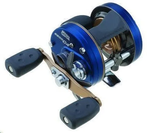 Abu Garcia C4-6600 Ambassadeur Baitcast Rolle - Hochwertige Angelrolle für Süßwasserangeln mit 4+1 Kugellagern und Aluminium-Spule, ideal für alle Angler, die Präzision und Leistung suchen.