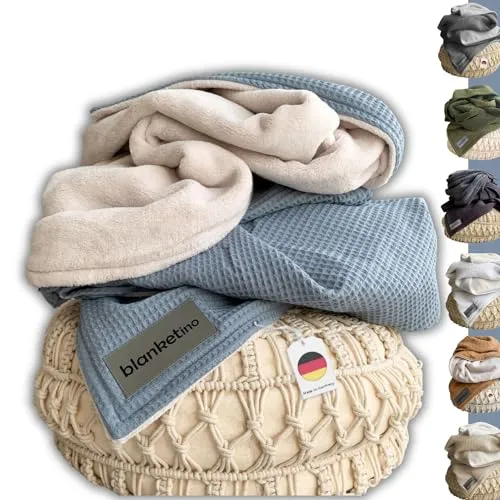 Blanketino Cuddly Warm Sofa Blanket 145 x 210 cm - Tragbare Decken – Extra flauschige Wendedecke aus Wellnessfleece und Baumwolle, hergestellt in Deutschland, sorgt für ein einzigartiges Kuschelerlebnis und ist ideal für Allergiker.