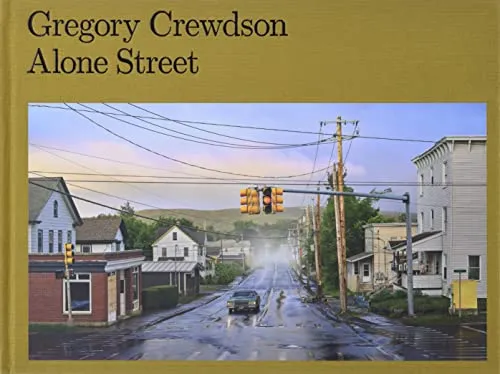 Gregory Crewdson: Alone Street von Aperture