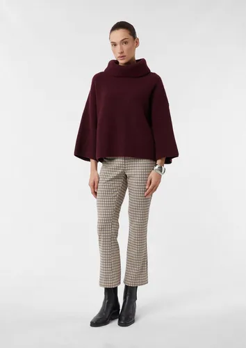 comma Flared Cut Hose mit Bügelfalten in Beige, Größe 44 - Stoffhosen mit elegantem Flared Cut und Bügelfalten, die Komfort und Stil vereinen. Ideal für Alltag und besondere Anlässe dank weichem Viskose-Mix und praktischen Eingrifftaschen.