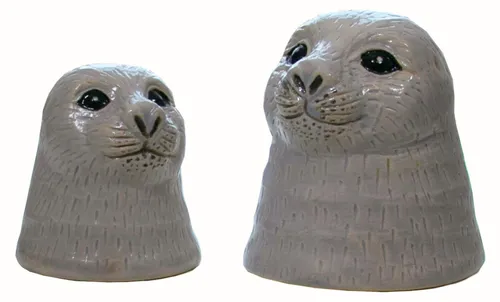 2er Set Seehundköpfe – Schwimmende Robbe & Heuler aus Keramik – Detailreiche Teichdeko & Miniteich-Zubehör (10cm & 7cm hoch)