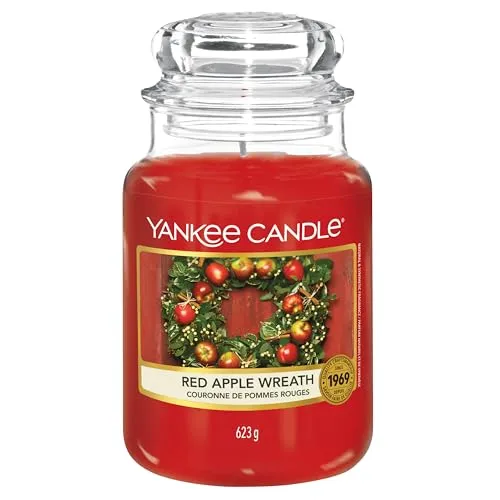 Yankee Candle Red Apple Wreath Duftkerze - Große Duftkerze (623 g) für festliche Atmosphäre mit Aromen von Äpfeln, Walnüssen und warmem Zimt – ideal für die Weihnachtszeit.