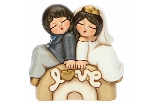 THUN SpA Dekofigur 'Brautpaar in Love, groß' 2023 - Charmante Keramikfigur für Sammler und als besonderes Geschenk. Größe: 10,7x5,7x10,5 cm h. Ideal zur Verschönerung von Wohnräumen – ein echter Hingucker!