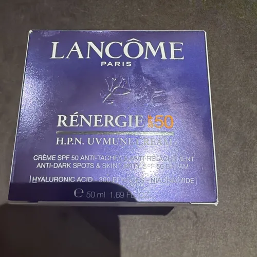 LANCÔME Rénergie H.P.N. 300-Peptide Cream SPF 50 - Tagescreme mit hohem UV-Schutz, über 300 Peptiden und Hyaluronsäure für effektive Anti-Aging-Wirkung, schützt vor Lichtalterung und sorgt für ein angenehmes Hautgefühl.