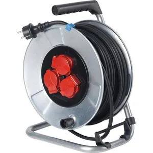 as-Schwabe Kabeltrommel 10316, 50m IP44 für außen - Kabeltrommel für den Außeneinsatz mit 3x Schutzkontaktsteckdosen, spritzwassergeschützt (IP44) und ergonomischem Handgriff, ideal für sichere Stromversorgung im Freien.