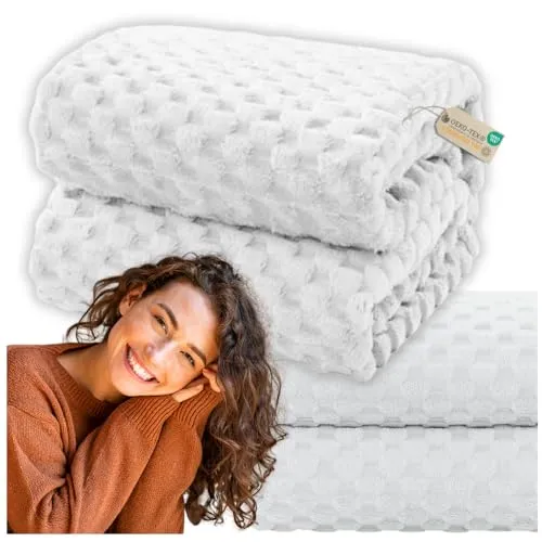 ZOLTA Kuscheldecke 200x220 cm Weiß Wohndecke Tagesdecke Sofaüberwurf warm weich dick geprägtes Muster Oeko-TEX pflegeleicht Geschenk Wohnzimmer Schlafzimmer Skandinavisch Polyester