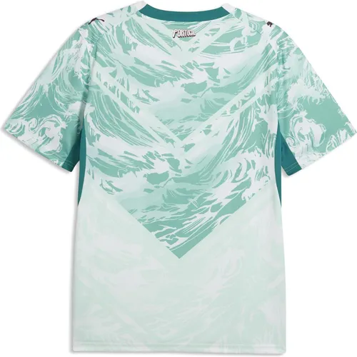 PUMA Trainingsshirt Portugal Auswärtstrikot Herren weiß XL (56/58) - Stylisches Fußballtrainingsshirt für Herren in Weiß mit grünem Akzent. Aus atmungsaktivem Polyester gefertigt und ideal für sportliche Aktivitäten. Pflegeleicht und bequem im regular fit.