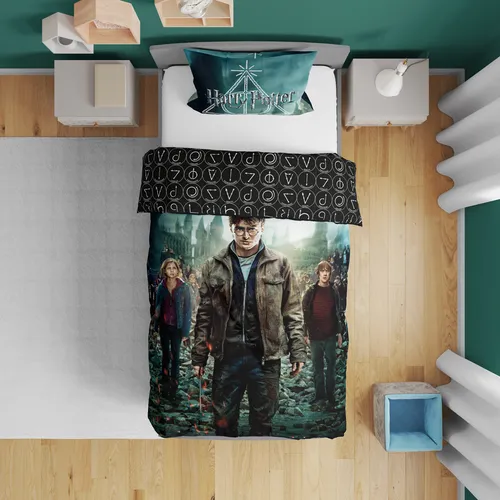 Bettwäsche Harry Potter Garnitur 135x200 cm + 80x80 cm - Harry Potter 003 - Hochwertige Harry Potter Bettwäsche in 135x200 cm und 80x80 cm. Aus 100% Baumwolle, atmungsaktiv und pflegeleicht. Mit praktischem Reißverschluss für einfachen Bezug. Bringt Farbe ins Zimmer und sorgt für gemütliche Träume.