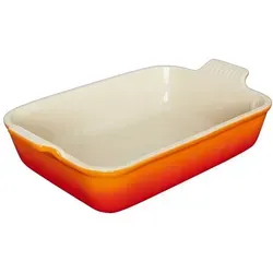 Le Creuset Rechteckige Auflaufform Tradition 32 cm - Hochwertige Auflaufform aus glasiertem Steinzeug, ideal für Gratins und Pasteten. Temperaturbeständig bis 260°C, spülmaschinengeeignet und mit 10 Jahren Garantie.