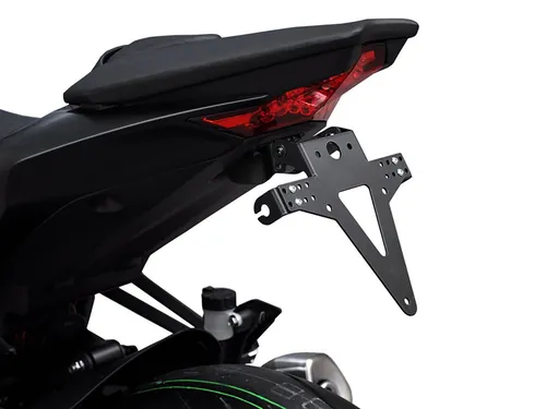 ZIEGER Kennzeichenhalter Classic für Kawasaki Z1000 BJ 2014-18 - Modellspezifischer Kennzeichenhalter in Schwarz, inklusive Montageset und zusätzlichem Zubehör für eine einfache Installation und sicheren Halt.