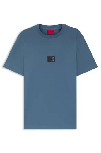 HUGO T-Shirt Danotie (1-tlg) - Stylisches HUGO T-Shirt mit auffälligem Logo-Patch im Farbverlauf. Die gerade Passform und das atmungsaktive Baumwoll-Jersey sorgen für hohen Tragekomfort.