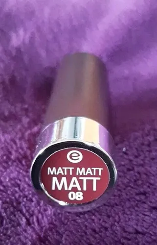 essence Lippen von essence