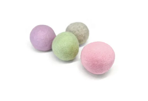 Aumüller Tierball natürliche Wollfilzkugel, gefüllt, 1 Stück, Spielzeug für Katzen