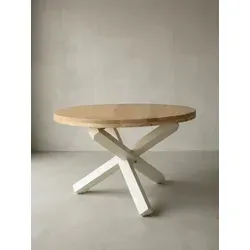 Design Esszimmertisch BOHA rund Ø 120 cm - Esstisch aus massivem Akazienholz, ideal für 4 Personen. Langlebige Schutzlackierung und einzigartiges Design machen ihn zum Blickfang in jedem Esszimmer.