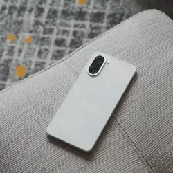 OnePlus Nord CE 5 5G Dual Sim 8GB RAM 256GB - Marble Mist - Handys ohne Vertrag mit beeindruckendem 5G-Speed, 8GB RAM und 256GB Speicher für grenzenlosen Spaß und Leistung.