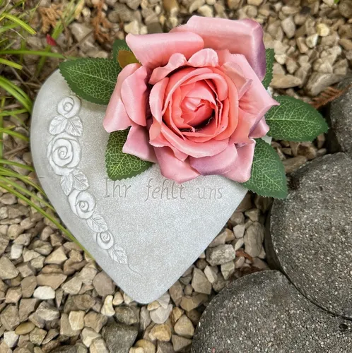 Radami Gartenfigur Grabherz Rosenranke von AS Grabschmuck