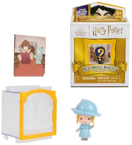Harry Potter - Micro Magical Moments Überraschungs-Sammelfigur mit Setzkasten (Der Feuerkelch), ca. 3,8 cm groß, Spielzeug für Kinder ab 6 Jahren, Fanartikel (sortiert), Klar