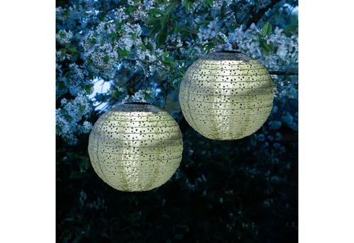 MARELIDA LED Lampion Solar Gartenlampions Blumenmuster, 2 Stück - LED Solar Lampions in Salbeigrün mit Blumenmuster - 25cm Durchmesser - warmweißes Licht - ideal für stimmungsvolle Beleuchtung im Garten oder auf der Terrasse - kein Stromanschluss nötig, lädt sich durch Sonnenenergie auf.