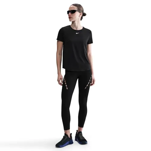 NIKE Damen Shirt One Classic - Leichtes T-Shirt aus seidenweichem, schnell trocknendem Material für optimalen Komfort beim Sport. Ideal für aktive Damen, die Wert auf Qualität legen.