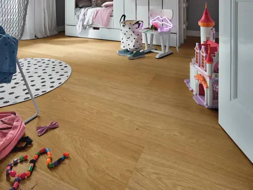 MEISTER Lindura-Holzboden HD 400 | Eiche natur gebürstet 2200 mm x 270 mm - Braun - Hochwertige Lindura HD 400 Landhausdiele in brauner Eiche Optik. Mit innovativer Wood-Powder-Technologie für pflegeleichte und strapazierfähige Böden, perfekt für stark frequentierte Wohnbereiche und Feuchträume.