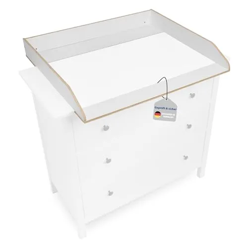 Jonka Wickelaufsatz für IKEA Hemnes Kommode – Sicherer Baby Wickeltisch-Aufsatz aus Holz - Wickeltische & -kommoden: Verwandelt deine IKEA Hemnes Kommode in eine stilvolle Wickelstation, sicher geprüft nach DIN EN 12221 – ideal für nachhaltiges Einrichten.