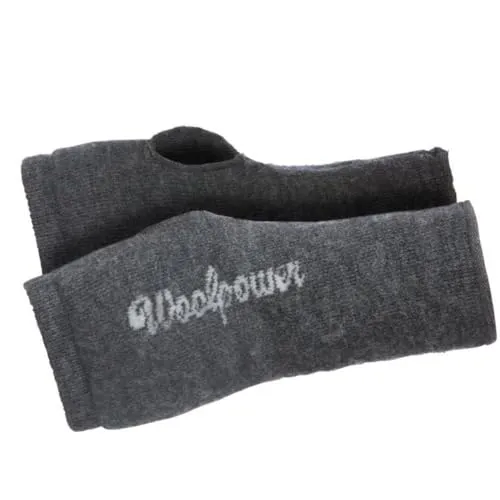 Woolpower Wrist Gaiter 200 grey - Handschuhe - Vielseitiger Pulswärmer oder Handstulpe aus hochwertigem Merinowollfrottee, ideal für kalte Tage und optimaler Tragekomfort.