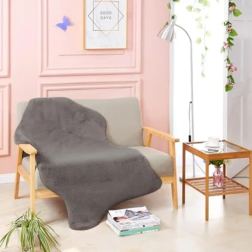 Teppich Wölkchen Fellteppich, Kunstfell Teppich Waschbar, Hasenfell Imitat, Kaninchenfell, Kurzfell - Flauschiger Teppich, Bettvorleger, Fell für Sofa - Dunkelgrau - Fell 80x120cm