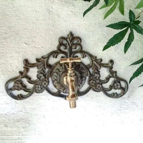 Nostalgischer Gartenschlauch-Anschluss aus Messing in gelb von Antikas