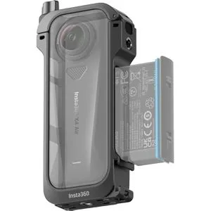 Insta360 X4 Air Utility Frame - Praktisches Zubehör für Action-Sport-Kameras mit Schnellverschluss und hochwertigem Akustikschaum für klareres Audio. Ideal für flexibles Filmen bei windigen Bedingungen oder in Bewegung.