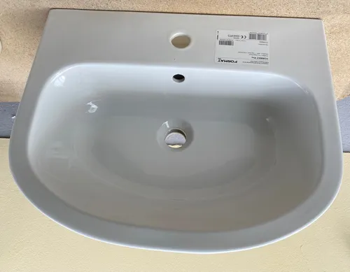 Format Pro Waschtisch 55 cm in Weiß - Handwaschbecken - Elegantes Badezimmer-Waschtisch mit Wandmontage, ideal für kleine Bäder. Der 55 cm breite Waschtisch überzeugt durch seine hochwertige Verarbeitung und zeitloses Design.