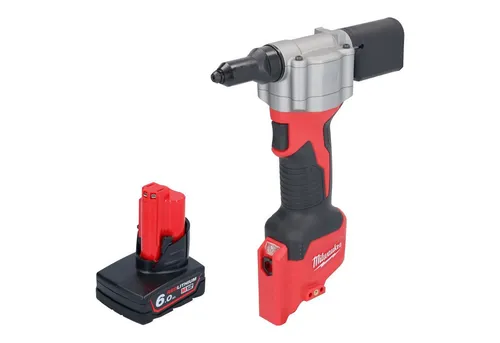 Milwaukee Blindnietzange M12 BPRT-601 mit 12 V und 6,0 Ah Akku - Leistungsstarke Blindnietzange für präzises Arbeiten, ideal für den professionellen Einsatz. Kompakt und robust für vielfältige Anwendungen.