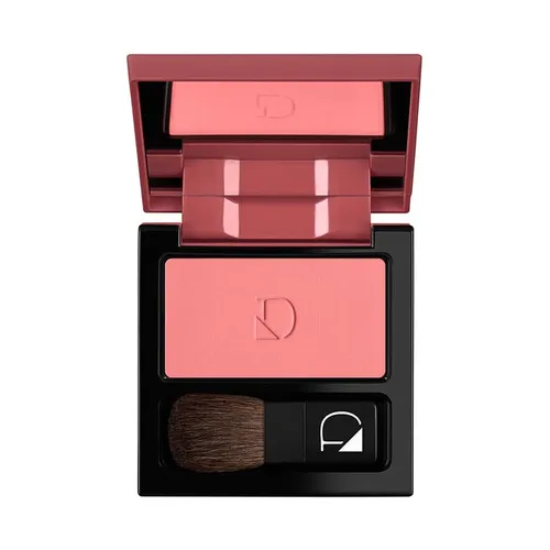 DDP COMPACT POWDER CHEEKS 24 - Pigmentiertes Rouge für strahlende Wangen - Hochwertiges, pigmentiertes Rouge für einen frischen Teint. Ideal für den täglichen Einsatz und sorgt für ein ebenmäßiges Finish.