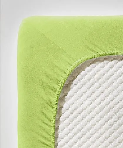 fleuresse Comfort Spannbettlaken - Apfelgrün, 90-100 x 200-220 cm - Spannbetttuch aus 96% Baumwolle, 4% Elasthan mit Rundumgummizug, ideal für Matratzen bis 26 cm Höhe. Atmungsaktiv und schnelltrocknend für erholsamen Schlaf.
